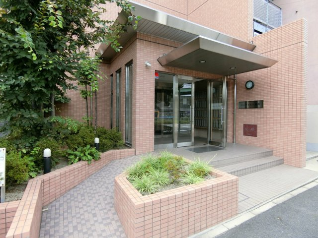 コンフォルト鶴舞のエントランス