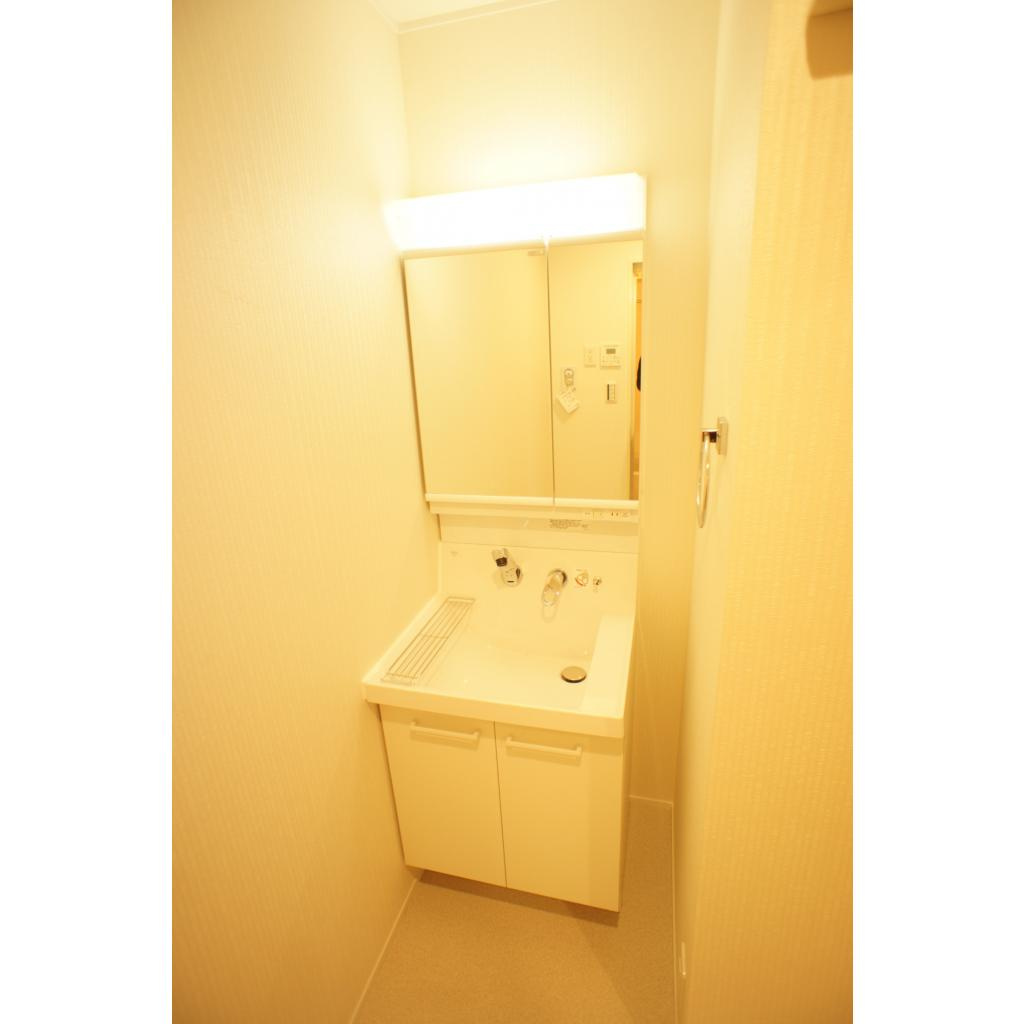 グルナディエの洗面所