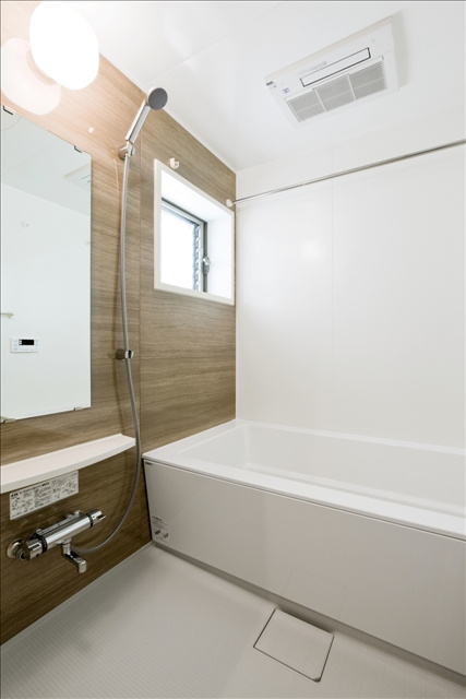 Lucent HouseⅢの浴室