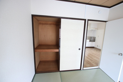 収納便利な押し入れ