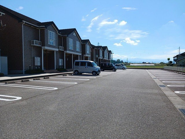 ペルペティアＢの駐車場|駐車場完備です