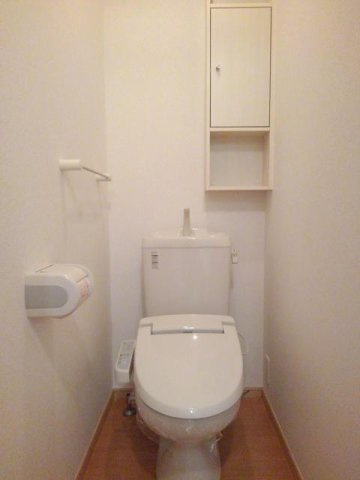 シェーン・ドルフⅠのトイレ|落ち着いた色調のトイレです