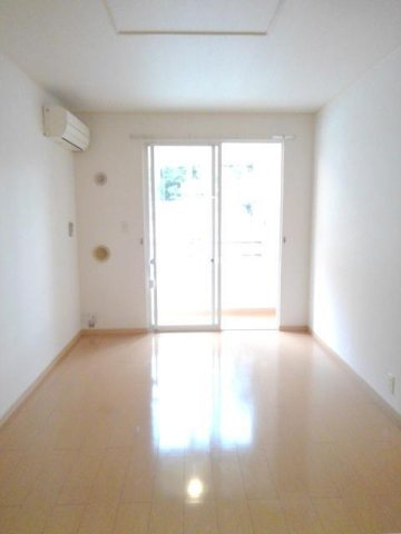 シェーン・ドルフⅠの居間・リビング|使いやすいリビングです