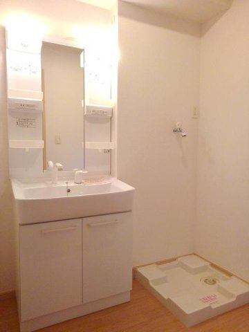 シェーン・ドルフⅠの洗面所|広い洗面スペース