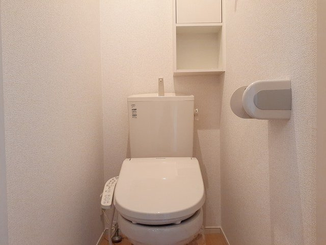 サニーⅢのトイレ|ゆったりとした空間のトイレです