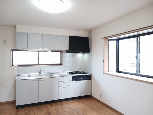 セーラ・クルーＤのキッチン|コンパクトなキッチンで掃除もラクラク