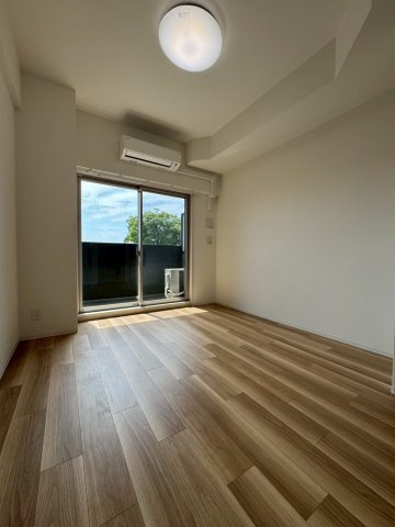 プレサンス太閤通駅前デュプル　名古屋市賃貸　仲介手数料無料の居間・リビング