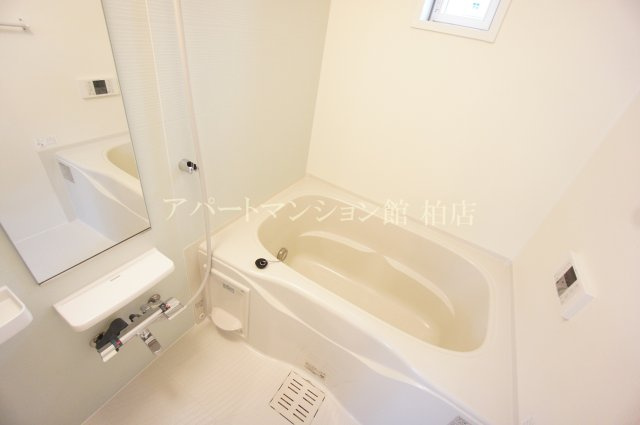 流山市おおたかの森北３丁目のアパートの浴室|バス