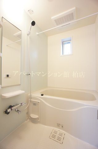 流山市おおたかの森北３丁目のアパートの独立洗面台|洗面所