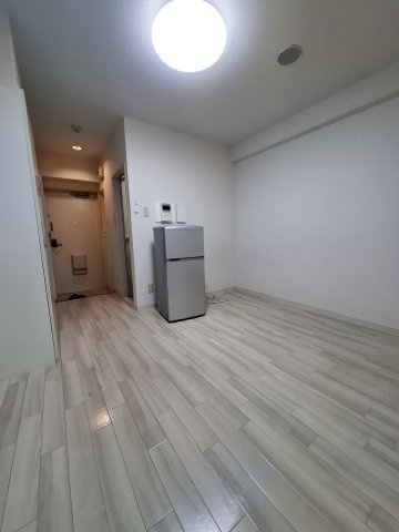 ラファエラ鳴尾2の居間・リビング|冷蔵庫は故障の為撤去予定です