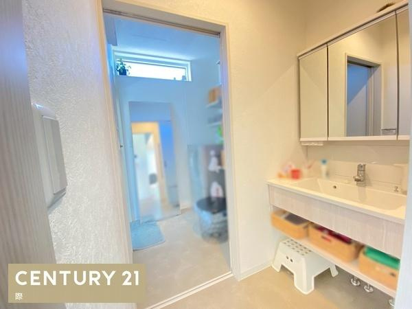 和歌山市ふじと台　平屋の独立洗面台