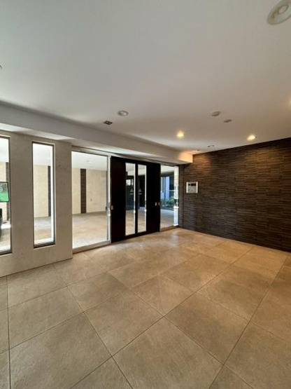 【エントランス】