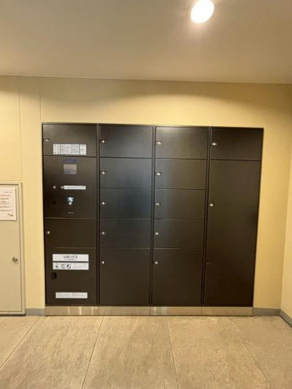 【エントランス】 | 宅配ボックス