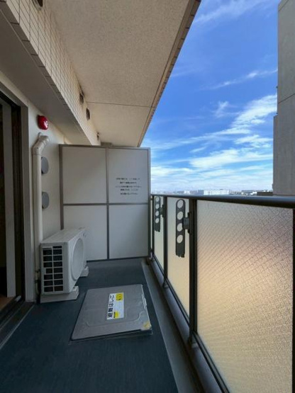 【バルコニー】 | 写真は同タイプの別のお部屋のものです。