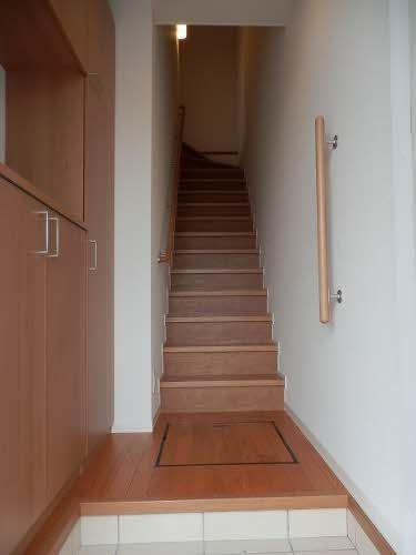 ソレイユコート築山新町の玄関