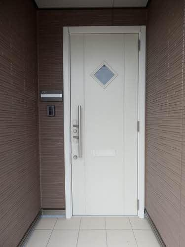 ソレイユコート築山新町のエントランス