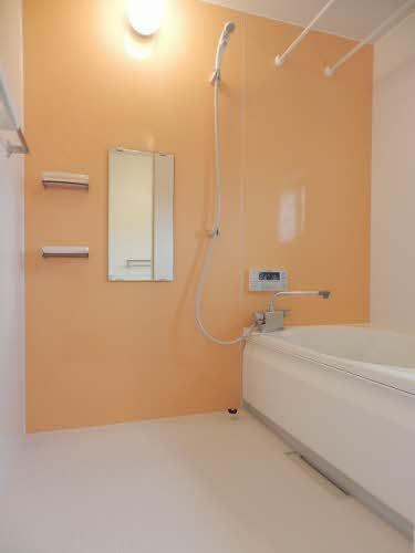 ソレイユコート築山新町の浴室