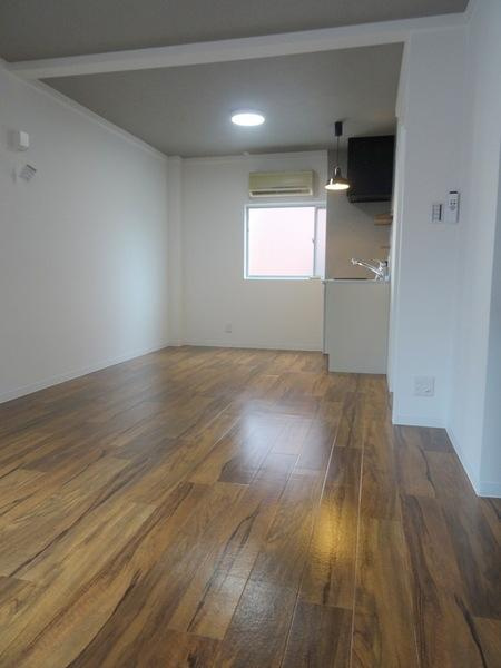 サニーサイドハイツの洋室|★明るい室内★