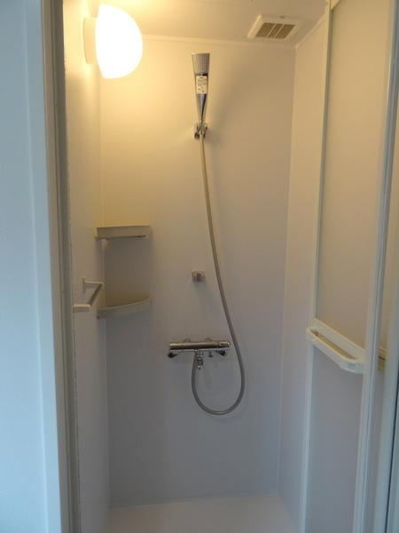 サニーサイドハイツの浴室|シャワールーム完備！