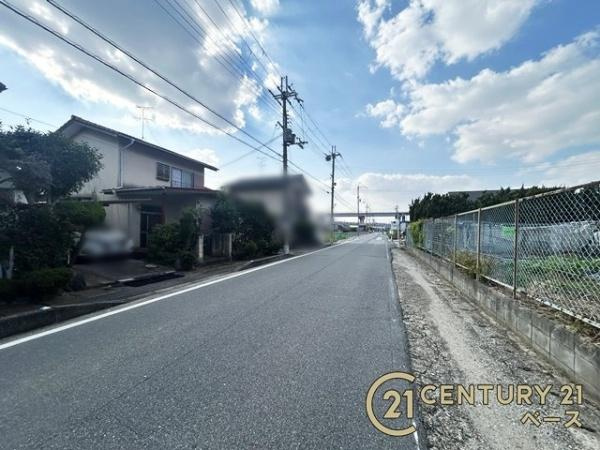 磯城郡田原本町宮古　一戸建の前面道路含む現地写真|■現地撮影写真■敷地と道路の高低差が少なく駐車もスムーズです！