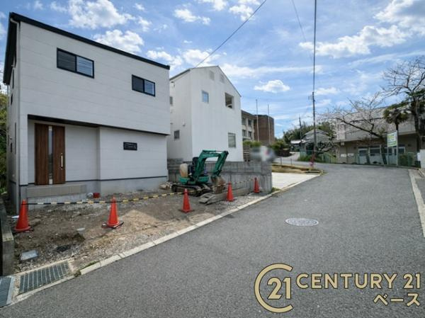 北葛城郡広陵町平尾 ／新築一戸建の前面道路含む現地写真|■現地撮影写真■ 広陵西小学校まで約１０ｍ・毎日の通学も安心です！
