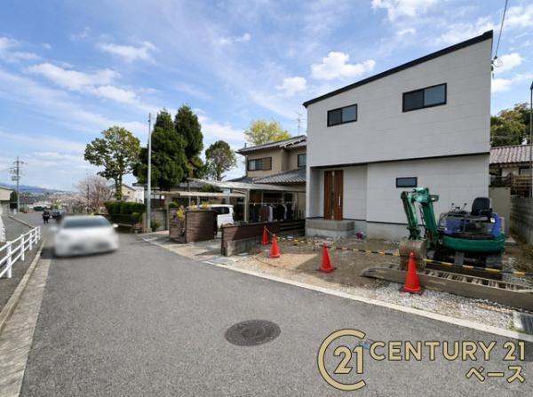 北葛城郡広陵町平尾 ／新築一戸建の前面道路含む現地写真