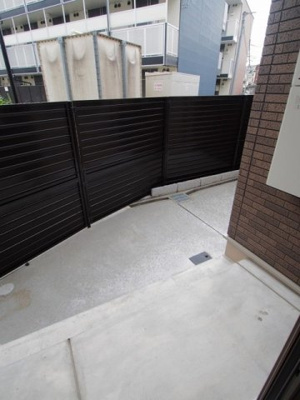 【庭】 | レフィナード・コンドミニオ