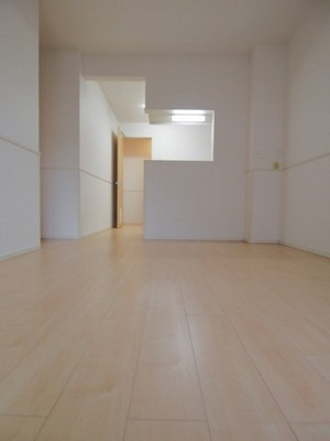 【居間・リビング】 | レフィナード・コンドミニオ