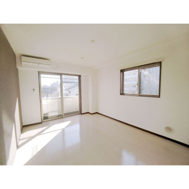 セゾン・ドゥ・ブランシェ千葉中央の居間・リビング