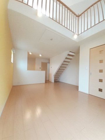 メゾン　ソラリエの居間・リビング