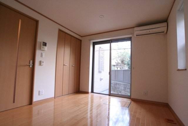 世田谷区東玉川２丁目のアパートの居間・リビング