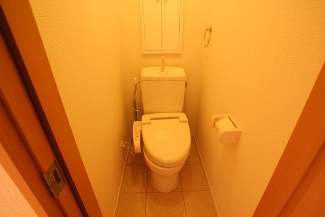 世田谷区東玉川２丁目のアパートのトイレ