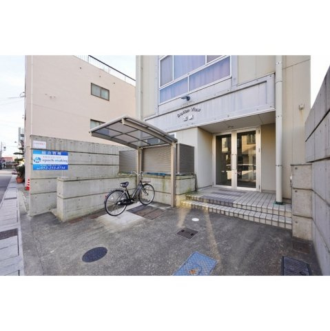 岐阜市加納菱野町のアパートのエントランス|駐輪場有り