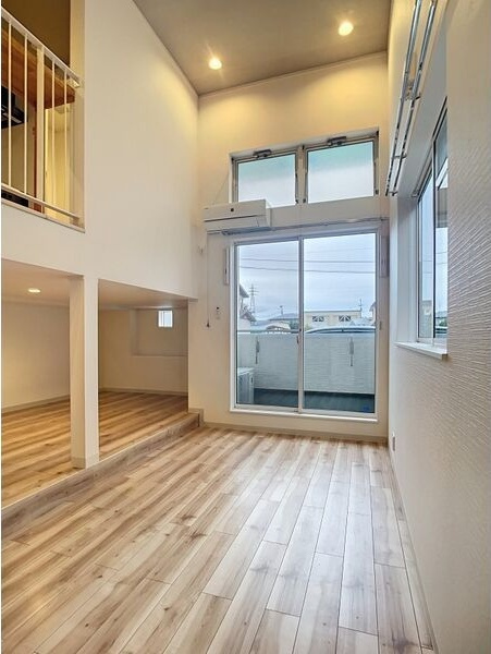 ヒューマンスクエア大館町の居間・リビング