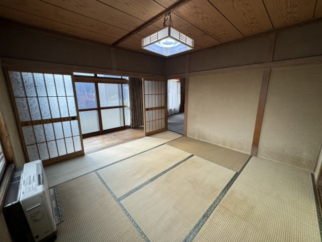 【愛国西2丁目戸建て】ゆとりの敷地と間取りで理想の暮らしを叶える住まい♪の和室|床の間付き！客間としても使える趣のある空間