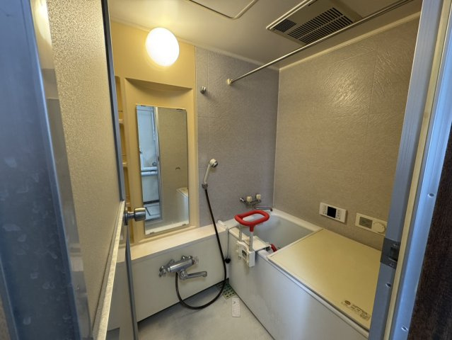 【愛国西2丁目戸建て】ゆとりの敷地と間取りで理想の暮らしを叶える住まい♪の浴室|ゆったりと浸かれる浴槽！清潔感のあるバスルーム