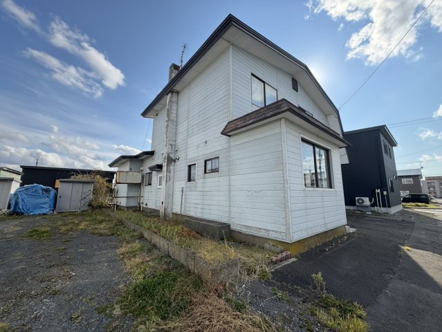 【愛国西2丁目戸建て】ゆとりの敷地と間取りで理想の暮らしを叶える住まい♪の外観|リフォームで理想を実現！明るく開放的なマイホーム