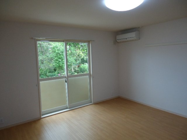 グランピュア　Ｃｏｃｏ　Ⅱの居間・リビング|洋室