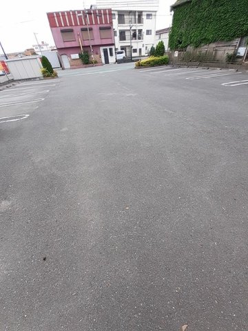 プロスペールの駐車場