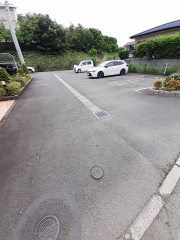 エレガンテ　プレッソⅡＡ棟の駐車場