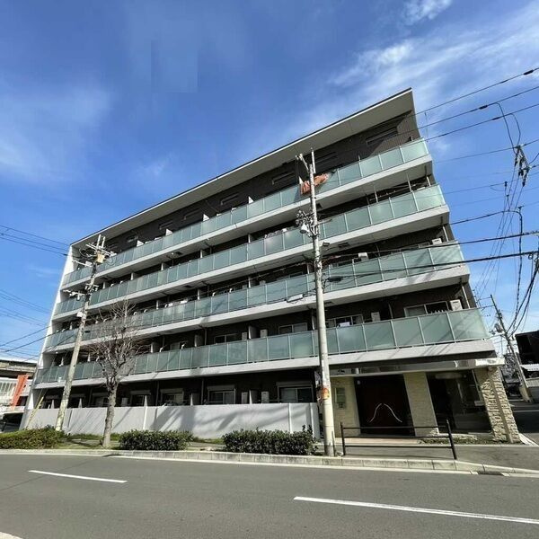 パークヒルズ新大阪willの外観