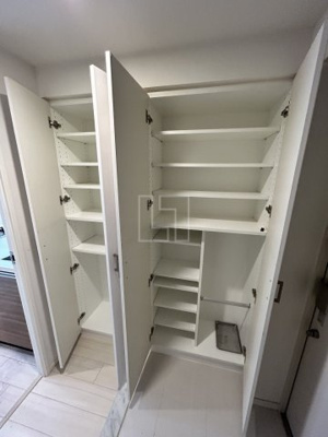 【収納】 | TLRレジデンス本町WEST | TLRレジデンス本町WEST　下駄箱