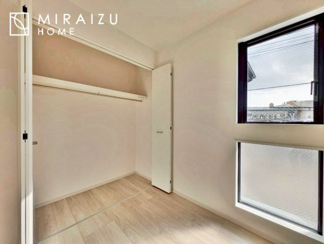 【内装】 | お掃除も楽にできる洗面台が嬉しいですね♪毎日使うものだから、できる限り綺麗さを保ちたいです。朝シャンプー派のご家族様も安心してお使い頂けそうです。
