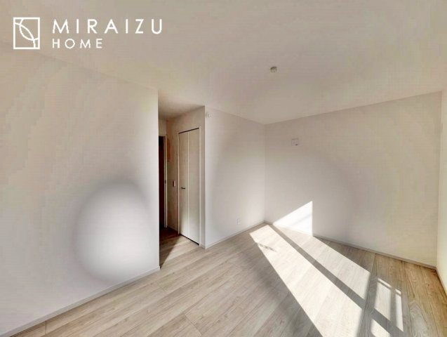 【その他】 | 浴室乾燥機　標準装備です！雨の日でも洗濯物を干すのに助かりますね。暖房や乾燥など選べる4項目のバリエーションも使い勝手が良いですよ！