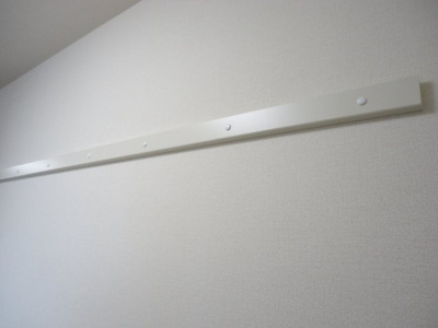 【その他】 | フェアリールージュＢ | ハンガーモール掛け