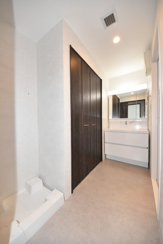 ショウエイ靭の洗面所