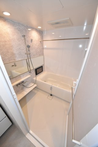 ショウエイ靭の浴室