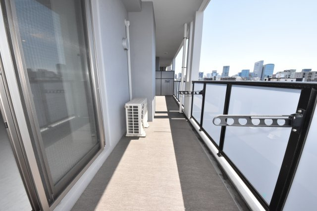 ショウエイ靭のバルコニー