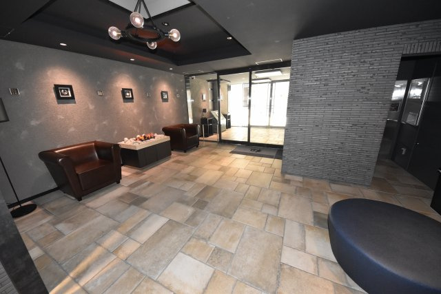 ショウエイ靭のエントランス