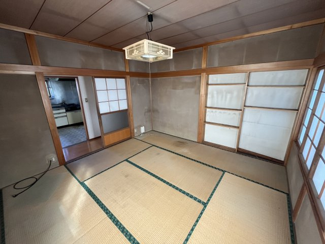 山形市小白川町五丁目1番2の和室